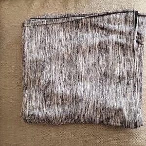 Lululemon Customizable Snap Scarf Rulu